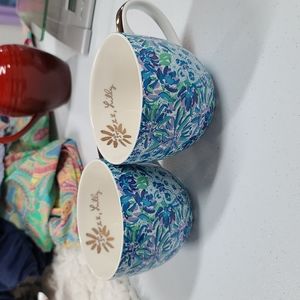 Lily Pulitzer mugs with box